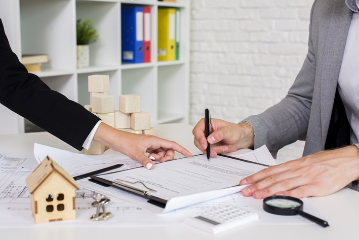 Frais de Notaire Achat Immobilier Maroc : Combien Coûtent-ils en 2025 ?